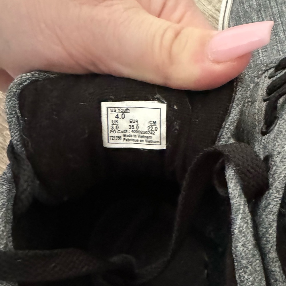 Vans- Size 4 Youth - Picture 3 of 5